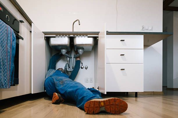Professional Pipe Repair technician working in Goodfield, IL